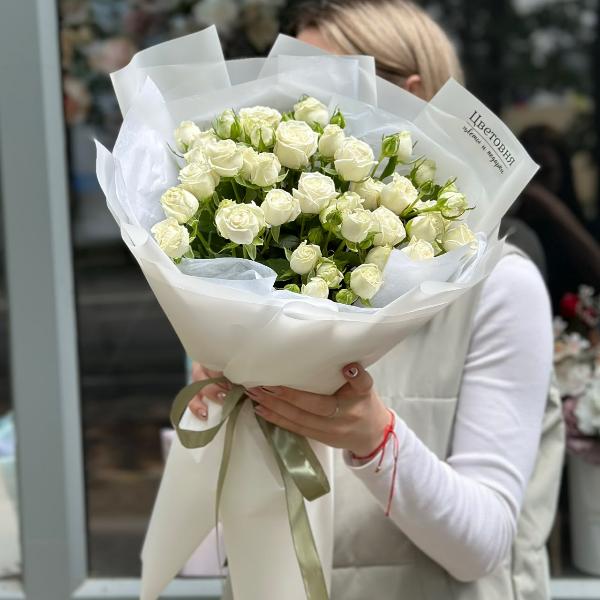 Букет из кустовых роз " Хлопок"
